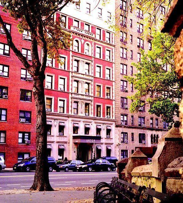 Park West Hotel Нью-Йорк Экстерьер фото